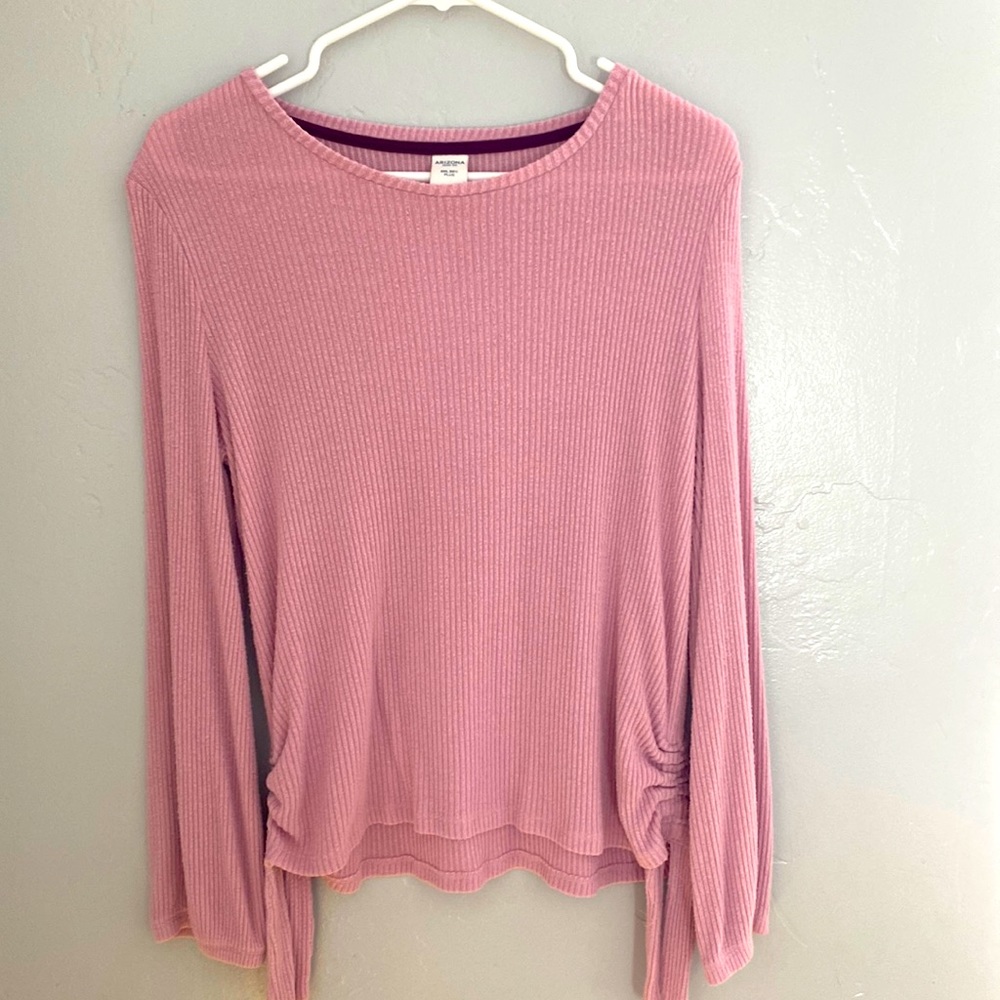 Long sleeve Brand: Arizona jeans co Size: 2XL.